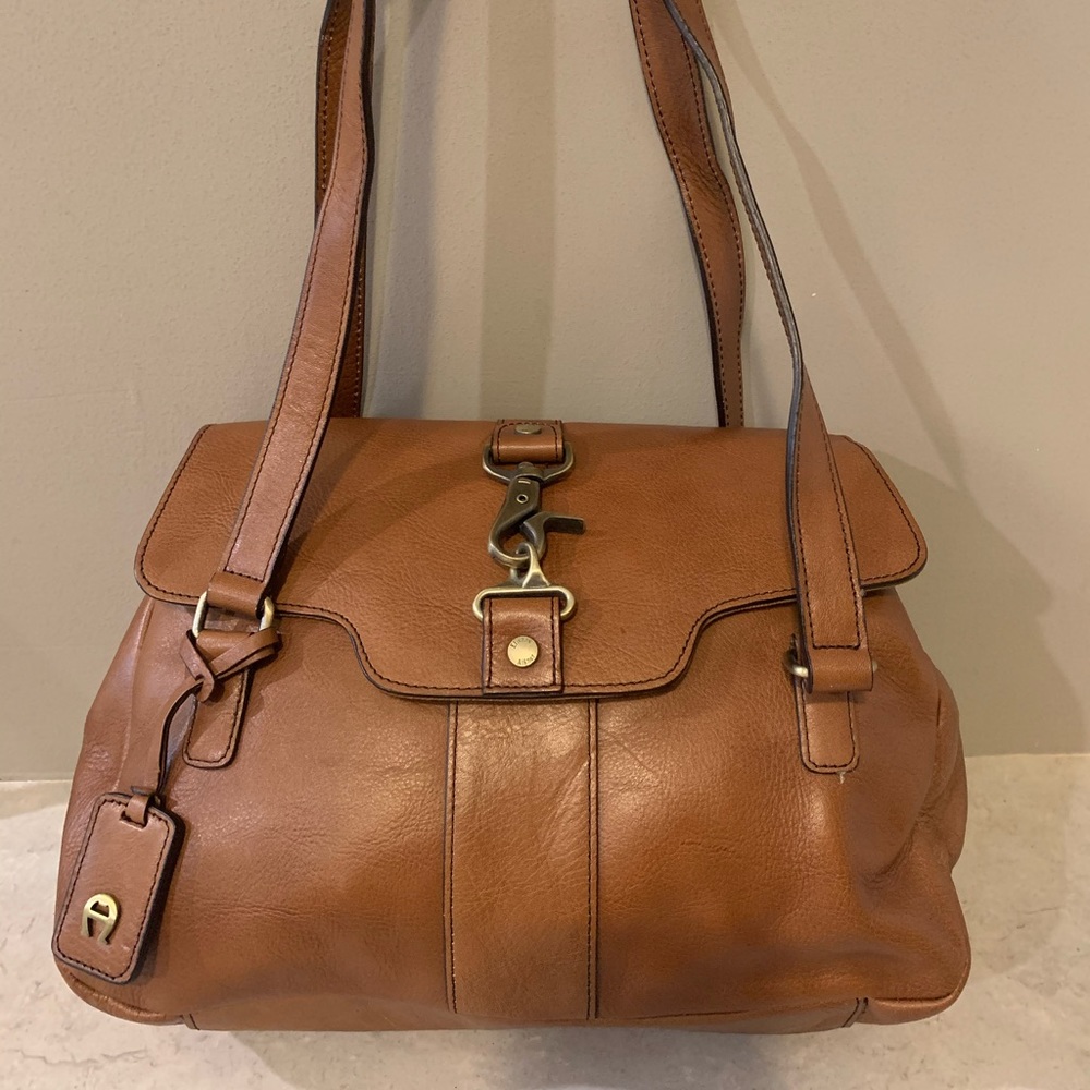 ETIENNE Aigner Shoulder Bag